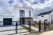 Pronájem novostavby rodinného domu 5+kk s garáží, Vysoký Újezd u Berouna, cena 45000 CZK / objekt / měsíc, nabízí 