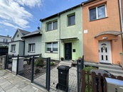 Prodej rodinného domu 3+1 se zahradou a garáží v Kroměříži, cena cena v RK, nabízí 