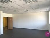Pronájem kanceláře o velikosti 40 m2 v průmyslovém areálu na Dolní Hejčínské v Olomouci, cena 11900 CZK / objekt / měsíc, nabízí K.realitka
