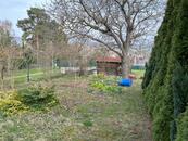 Nabízíme k prodeji zahradu s dřevěnou chatkou v klidné chatové lokalitě v obci Střelice u Brna, cena 1300000 CZK / objekt, nabízí Vatoreal