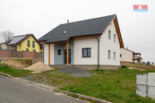 Prodej rodinného domu, 180 m2 ve Zvoli s pozemkem 811 m2., cena 7350000 CZK / objekt, nabízí 