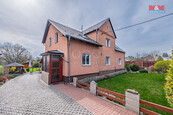 Prodej rodinného domu v Lomu, ul. Komenského, 372 m2, cena cena v RK, nabízí 