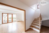 Úžasný byt 4 +kk - balkon, zahrada a garáž, cena 10490000 CZK / objekt, nabízí 