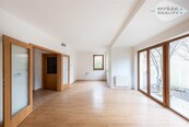 Řadový dům 4+kk - balkon, zahrada a garáž, cena 10490000 CZK / objekt, nabízí 