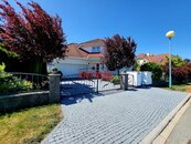 Rodiný dům 7+1 v obci Bradlec, okr. Mladá Boleslav, cena 15900000 CZK / objekt, nabízí 
