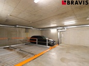Pronájem garážového stání - zakladače, ul. Kopečná, Brno - Staré Brno, cena 2500 CZK / objekt / měsíc, nabízí BRAVIS reality