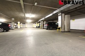 Pronájem garážového stání, Brno - střed, OC IBC, ul. Příkop, možnost parkování i pro SUV, cena 2500 CZK / objekt / měsíc, nabízí BRAVIS reality