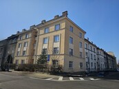Prodej činžovního domu s 16 byty, 540m2 v obci Teplice - Trnovany, ulice Karla Aksamita., cena cena v RK, nabízí 