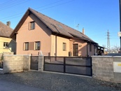 Pěkný rodinný dům o dispozici 4+kk s garáží a prostornou zahradou v Lukavici