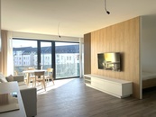Pronájem moderního bytu 1+kk s balkonem a venkovním parkovacím stáním - Rezidence Thera, Hradec Králové - Kukleny