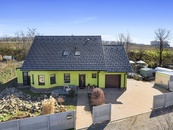 Prodej rodinného domu s bazénem, 190 m2 - Kučerov, cena 10685000 CZK / objekt, nabízí Šebestová Reality s.r.o.