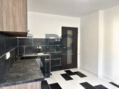 Pronájem rekonstruovaného bytu 2+1, 65 m2, Benešov nad Černou, cena 13000 CZK / objekt / měsíc, nabízí RG Realitní kancelář s.r.o.