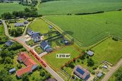 Prodej pozemku k výstavbě RD, 1210 m2, Bošovice, Čížová, cena 3300 CZK / m2, nabízí RG Realitní kancelář s.r.o.