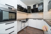 Pronájem, Byt 4+kk, Praha 9, cena 35000 CZK / objekt / měsíc, nabízí 