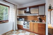 Pronájem zařízeného řadového domu přímo v Lipně nad Vltavou., cena 20000 CZK / objekt / měsíc, nabízí SORENT – CB spol. s r.o.