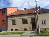 Prodej řadového rodinného domu 3+1 s útulnou zahrádkou, velkým sklepem a možností půdní vestavby v S. Vrbné, v Č. Budějovicích, cena 8200000 CZK / objekt, nabízí SORENT – CB spol. s r.o.