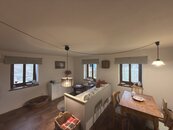Uzavřené jihočeské stavení s atmosférou, soukromím a započatou rekonstrukcí, cena 4750000 CZK / objekt, nabízí 