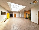 Pronájem kancelářských nebo skladovacích prostor v budově Integra Zlín, cena 215 CZK / m2 / měsíc, nabízí CENTURY 21 Style Happy