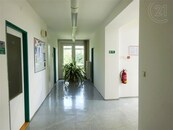 Pronájem pěkné kanceláře 20 m2, Zlín Louky, cena 6235 CZK / objekt / měsíc, nabízí 