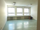 Pronájem kanceláře 33 m2 s klimatizací ul. Zarámí, Zlín, cena 8362 CZK / objekt / měsíc, nabízí 