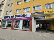 Pronájem atraktivního obchodního prostoru 72 m2 s výlohou na ulici T. Bati, cena 21000 CZK / objekt / měsíc, nabízí CENTURY 21 Style Happy