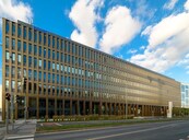 Soukromá kancelář 15 m2 + 60 m2 sdílených prostor - River Garden, Karlín, cena 21670 CZK / objekt / měsíc, nabízí 