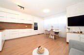 Prodej bytu 3+kk, 64 m2 + zahrada + 2 parkovací stání, cena 9250000 CZK / objekt, nabízí