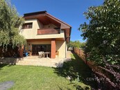 Pronájem krásného domu 4+1 170 m2 s vyhřívaným bazénem, cena 40000 CZK / objekt / měsíc, nabízí CENTURY 21 Alex