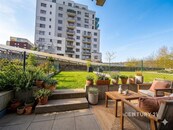 Světlý tichý byt 40 m2 s terasou a vlastní zahradou 40 m2, cena 20200 CZK / objekt / měsíc, nabízí CENTURY 21 Alex