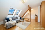 Luxusní byt 2+1 v klidné lokalitě Královských Vinohrad, cena 17176500 CZK / objekt, nabízí CENTURY 21 Alex