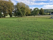 Prodej pozemku pro bydlení u Cehnic s projektem a stavebním povolením o výměře 2 464 m2