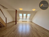 Prodej mezonetového bytu 2+kk + ateliér, 99,4m2, Praha 8 Libeň, ul. Zenklova, cena 12584700 CZK / objekt, nabízí