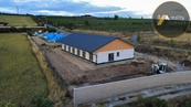 RD s bytovou jednotkou 5+kk (123m2), levá část domu, Mělník (situovaný mezi ulicí Na Průhoně a Pod Sirotčí)., cena 35000 CZK / objekt / měsíc, nabízí