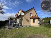 Prodej rodinného domu 5+kk, 155 m2 v obci Postřižín, ulice Šípková, cena 11999000 CZK / objekt, nabízí 