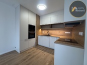 Pronájem bytu 2+kk s terasou, sklepem a garážovým stáním, cena 22000 CZK / objekt / měsíc, nabízí Reality Hocková