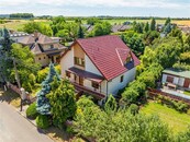 Rodinný dům 275 m2 v žádané lokalitě Jesenice u Prahy s pozemkem 858m2, cena cena v RK, nabízí 