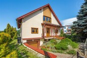 Rodinný dům 275 m2 v žádané lokalitě Jesenice u Prahy s pozemkem 858m2, cena cena v RK, nabízí