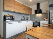 Moderní 3+1 po rekonstrukci - Prostorný byt se zahradou a výtahem., cena 20000 CZK / objekt / měsíc, nabízí 