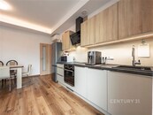Pronájem bytu 2+kk s terasou a parkovacím stáním, Valašské Meziříčí, ul. Křižná., cena 16000 CZK / objekt / měsíc, nabízí 