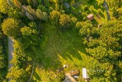 STAVEBNÍ POZEMEK 2 000 m2 V MNICHOVICÍCH - PŘIPRAVENÝ PRO VÁŠ NOVÝ DOMOV, cena 10590000 CZK / objekt, nabízí 