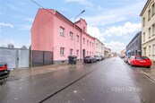 Investiční byt 1+1 se stabilním výnosem, sklepem, zahrádkou a možností parkovacího stání - Ostrava, ul. Zengrova, cena 2420000 CZK / objekt, nabízí CENTURY 21 Birdie Reality