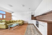 Světlý byt 2+kk s balkonem, Hlubočepy, cena 25000 CZK / objekt / měsíc, nabízí CENTURY 21 Birdie Reality