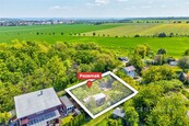 Prodej pozemku s platným stavebním povolením na výstavbu dvoupodlažního domu v příjemné lokalitě Horoměřice., cena 2490000 CZK / objekt, nabízí CENTURY 21 Birdie Reality