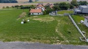 Nabídka k prodeji atraktivního pozemku pro bydlení o rozloze 1 145 m2 v Miřeticích, Benešovsko - vhodné pro okamžitou výstavbu s možností financování