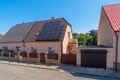 Rodinný dům s fotovoltaikou, garáží a příjemnou zahradou v klidné části Kladna, cena 12950000 CZK / objekt, nabízí CENTURY 21 Birdie Reality