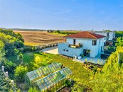 Nadstandardní novostavba 6+kk s vířivkou, dvojgaráží a krásnou zahradou | Bašť, cena 22900000 CZK / objekt, nabízí CENTURY 21 Birdie Reality