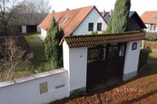 Prodej prostorného rodinného domu s velkým pozemkem a potenciálem pro drobné podnikání, cena 8990000 CZK / objekt, nabízí CENTURY 21 Birdie Reality - pobočka NextRound