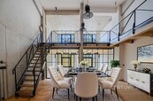 Prodej atypického loftového ateliéru 4+kk, 176 m2 , Praha, cena 26394000 CZK / objekt, nabízí CENTURY 21 Birdie Reality - pobočka NextRound