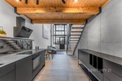 Designový loftový byt 2+kk v projektu Lofty Kolbenova, cena 9990000 CZK / objekt, nabízí 