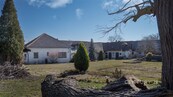 Prodej rodinného domu před celkovou rekonstrukcí s velkou zahradou v obci Skorkov, Středočeský kraj